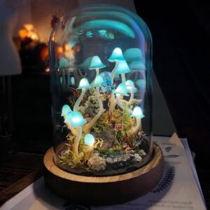 Lampe champignon magique avec fée volante et étang